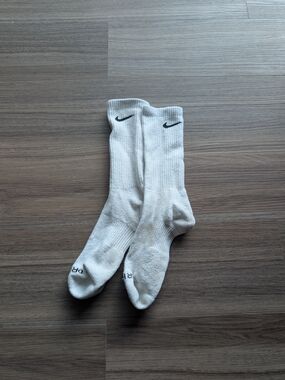 Nike Men's White Crew Socks with Black Swoosh - Cushioned Athletic Comfort